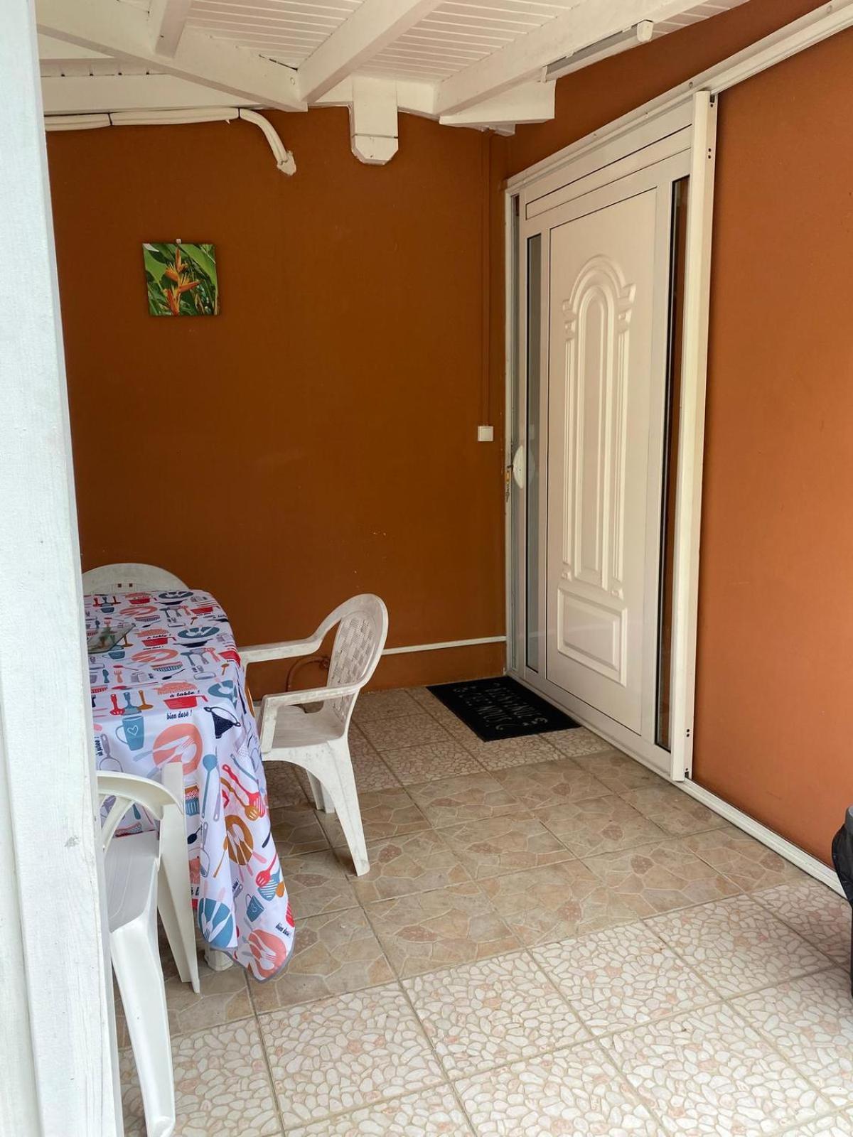 Aquaverde Eco Et Confort- Bas De Villa Avec Jardin Et Parking Le Gosier  Exteriör bild